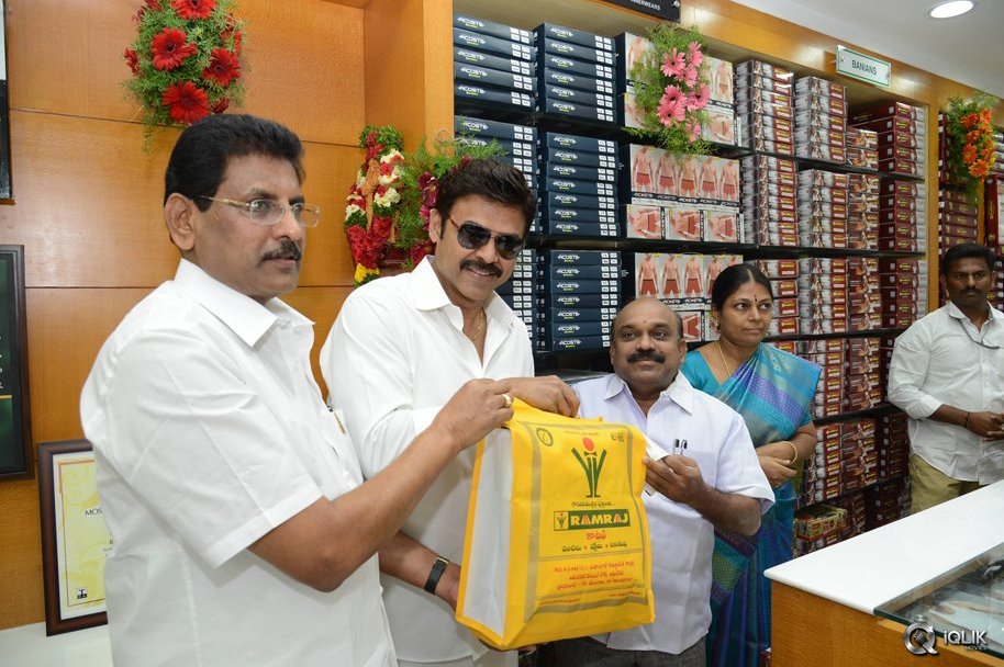 Venkatesh-Inaugurates-Ramraj-Cotton-Showroom